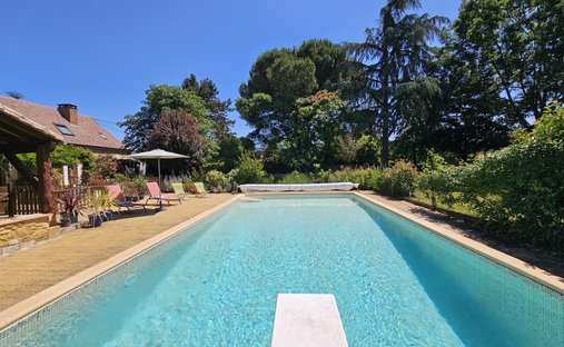 House in Cours-de-Pile, Nouvelle-Aquitaine, France 1