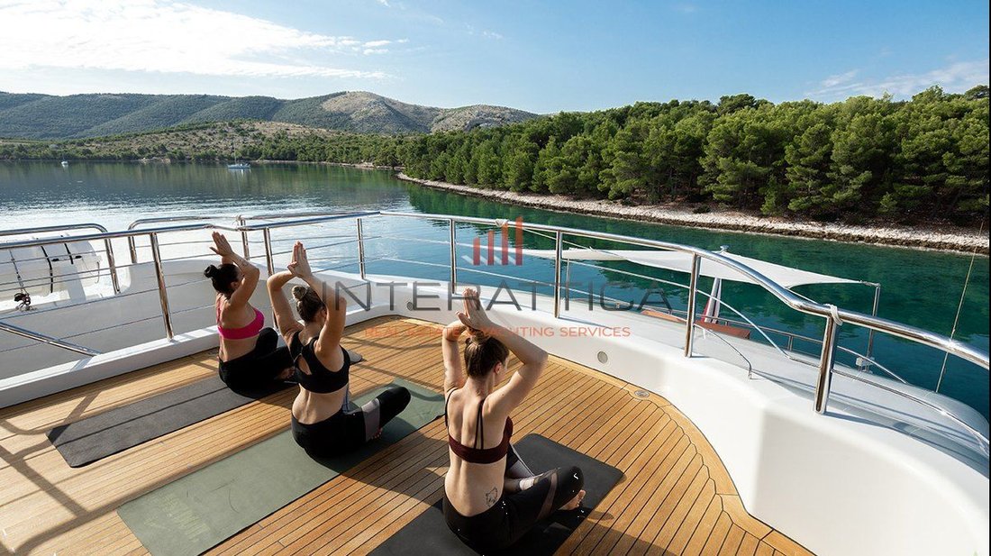 Motor Yacht in Alimos, Decentralized Administration of Attica, Greece 4 - 16308805