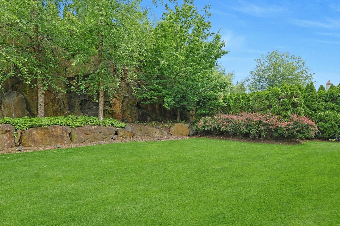 House in New York, New York, United States 5 - 16308911