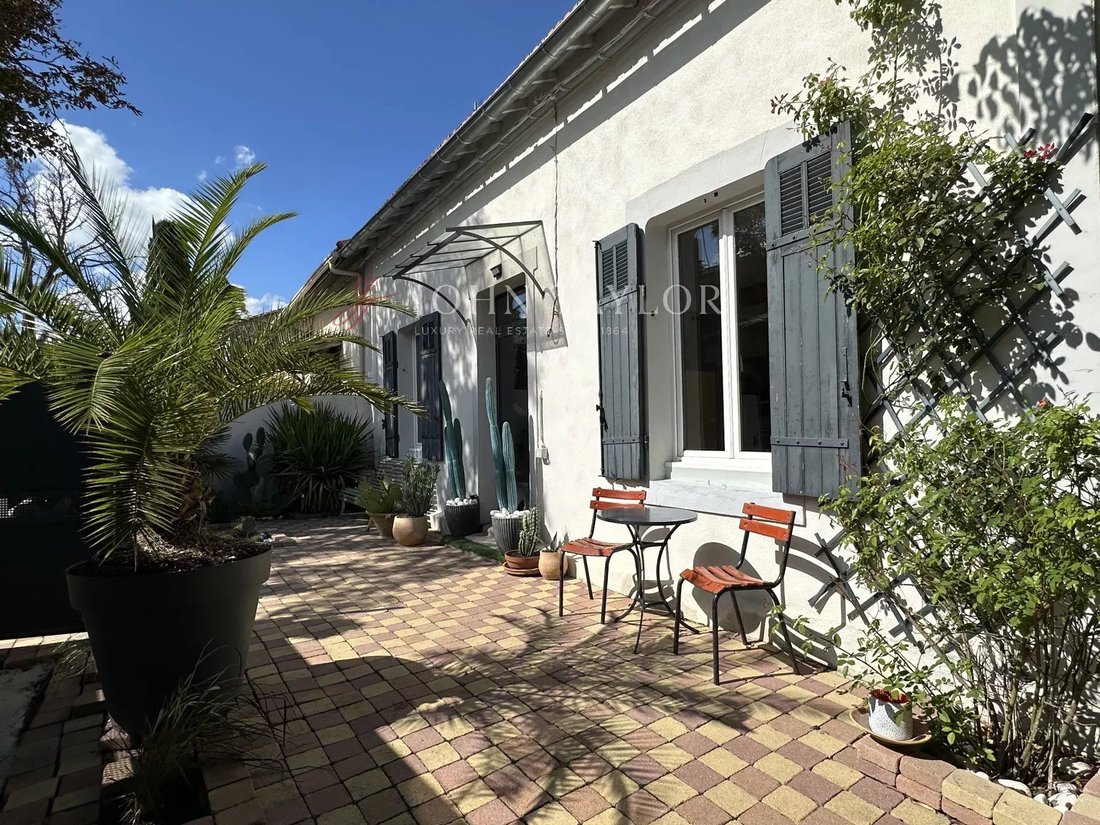 Townhouse in Eygalières, Provence-Alpes-Côte d'Azur, France 2 - 16310223