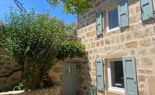 Castle for Sale in Bas-en-Basset, Auvergne-Rhône-Alpes, France