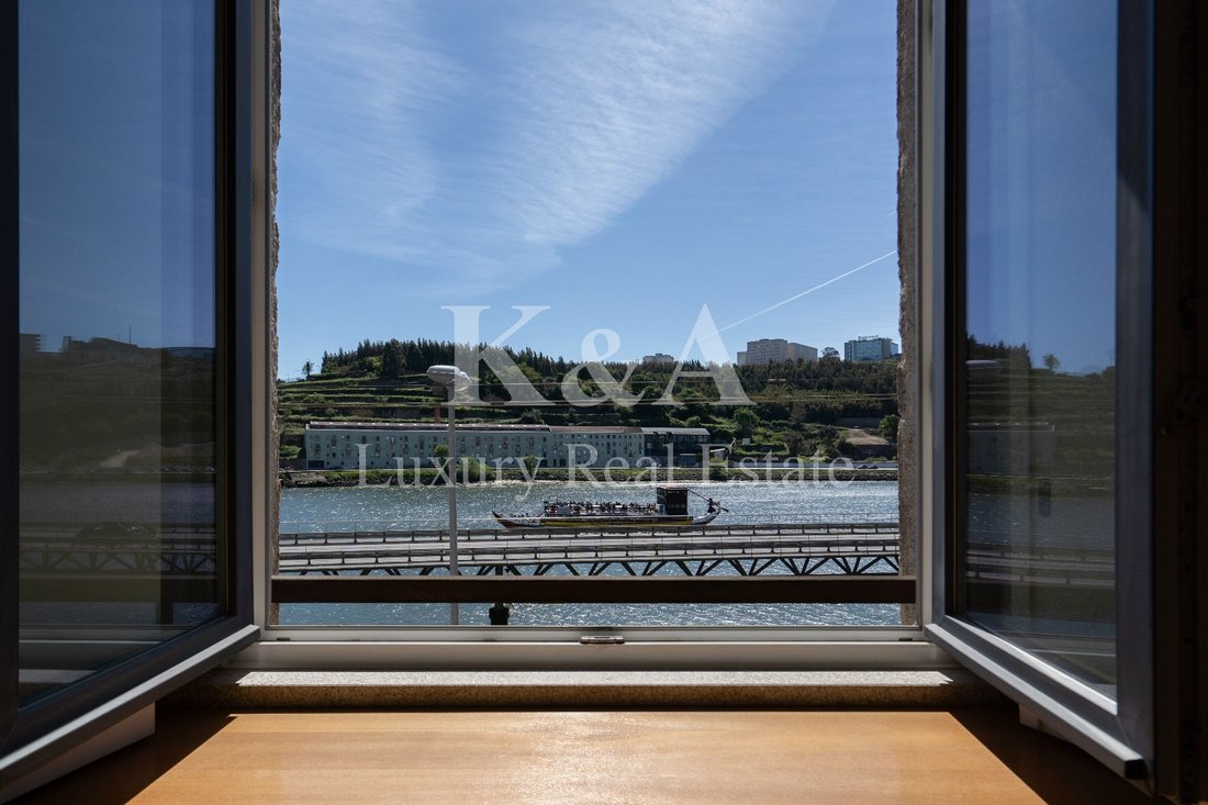 Apartment in Lordelo do Ouro e Massarelos, Porto District, Portugal 1 - 16311529