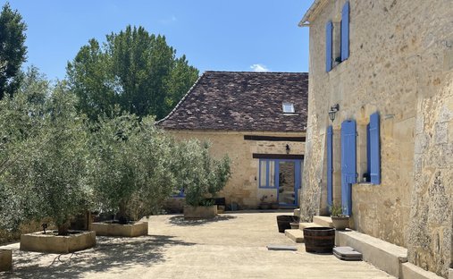 House in Saint-Jean-d'Eyraud, Eyraud-Crempse-Maurens, France 1