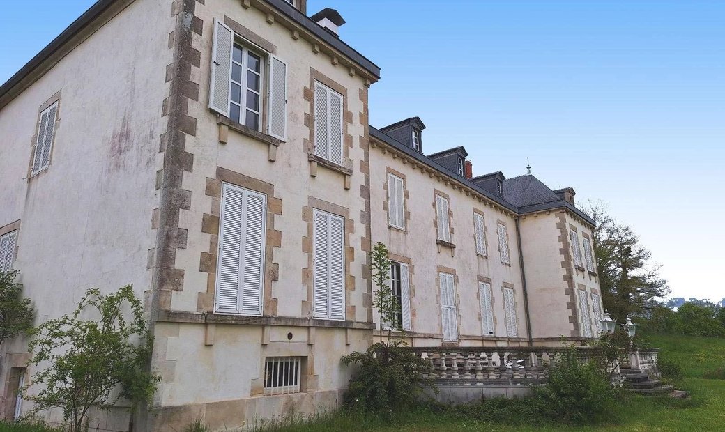 Castle for Sale in Heusenstamm, Hessen, Germany