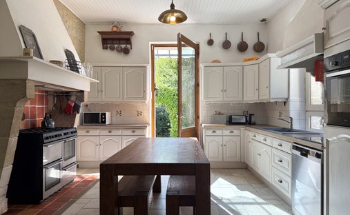 Castle for Sale in Seyches, Nouvelle-Aquitaine, France