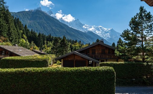 House in Chamonix-Mont-Blanc, Auvergne-Rhône-Alpes, France 1