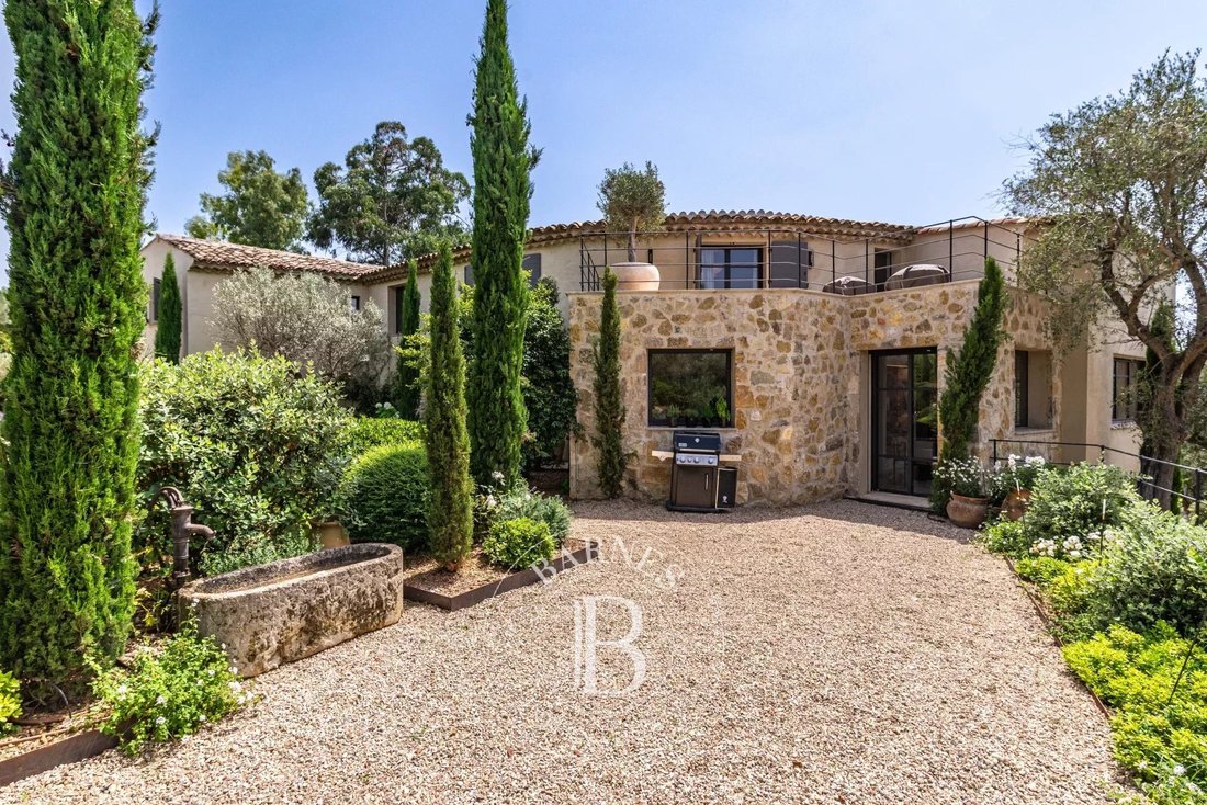 Villa in Grasse, Provence-Alpes-Côte d'Azur, France 3 - 16202648