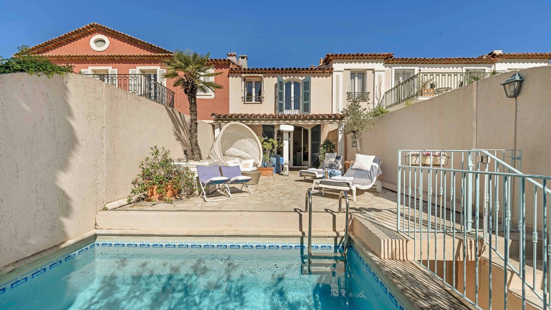 House in Grimaud, Provence-Alpes-Côte d'Azur, France 1 - 16311691