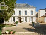 19th Century Mansion With Professional Kitchen In The Heart Of Agen - 2