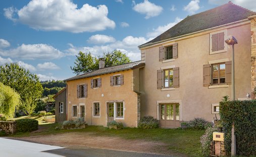 House in Cluny, Bourgogne – Franche-Comté, France 1