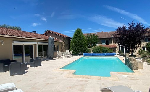 Castle for Sale in Bas-en-Basset, Auvergne-Rhône-Alpes, France