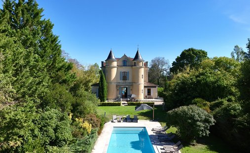 Castle for Sale in Seyches, Nouvelle-Aquitaine, France