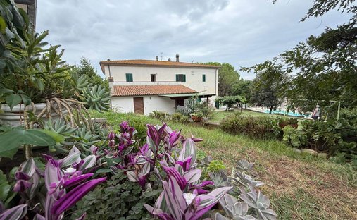 Farm Ranch in Santa Luce, Tuscany, Italy 1