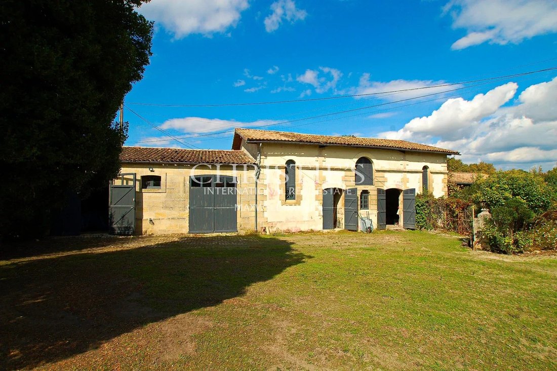 Estate in Macau, Nouvelle-Aquitaine, France 4 - 16309396
