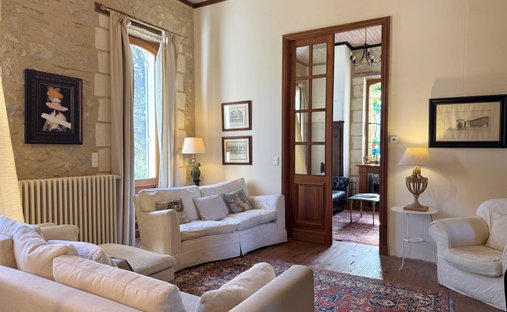 Castle for Sale in Seyches, Nouvelle-Aquitaine, France