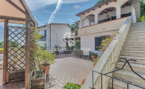 Villa in Marina di Campo, Tuscany, Italy 1
