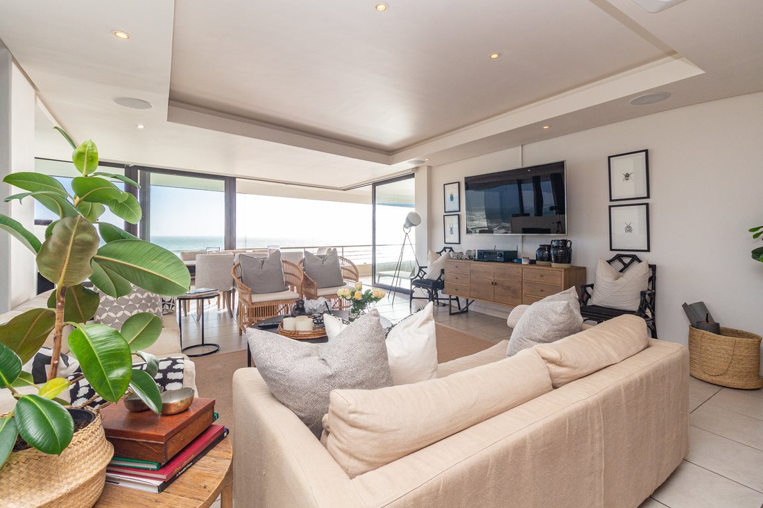 Apartment in Camps Bay, Atlantic Seaboard, Cape Town 3 - 16320119