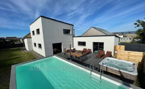 Villa in Gouville-sur-Mer, Normandy, France 1