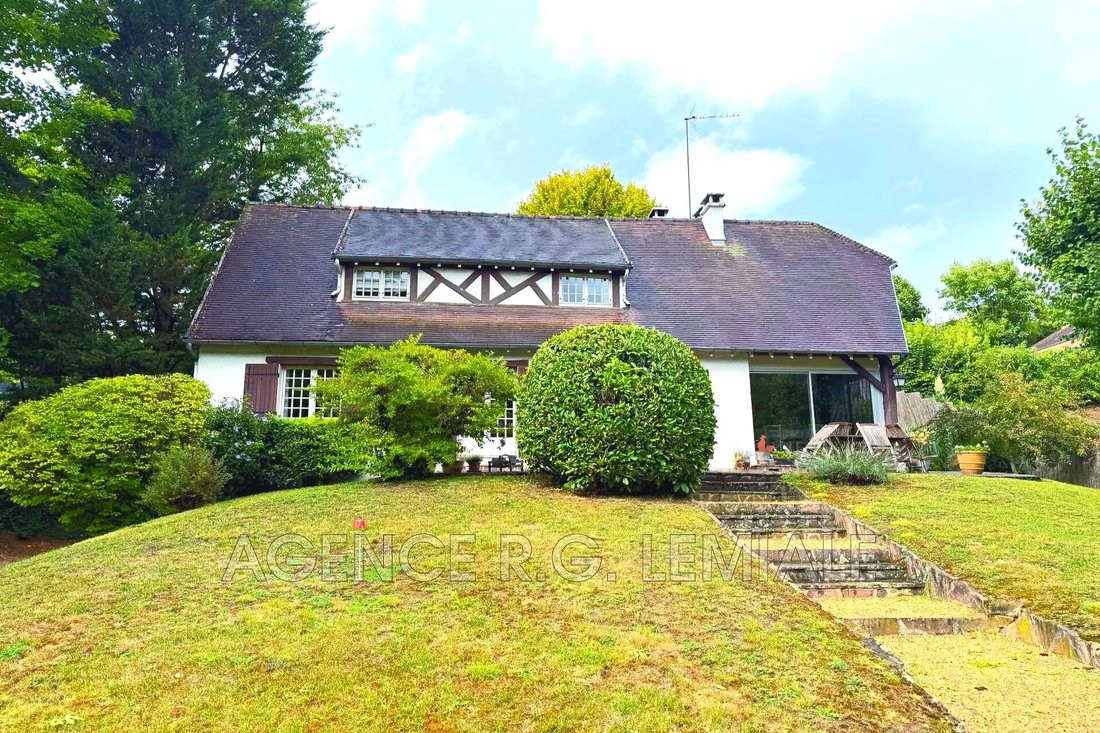 Villa in Sud, Le Mesnil-le-Roi, France 1 - 16138250