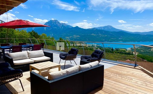 Villa in Prunières, Provence-Alpes-Côte d'Azur, France 1