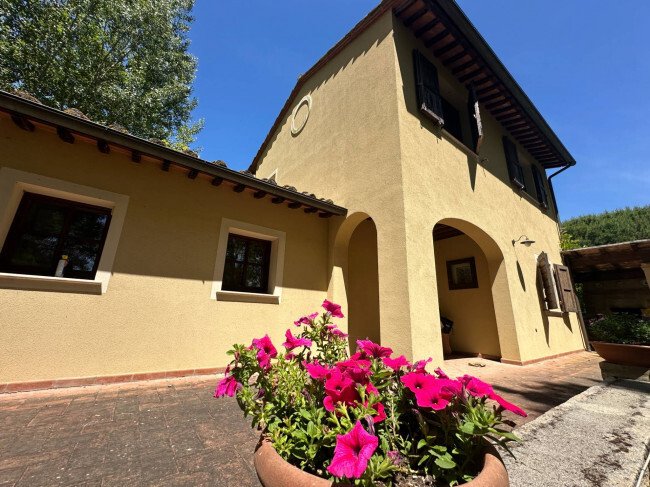 Villa in Casciana Terme Lari, Tuscany, Italy 4 - 16211447