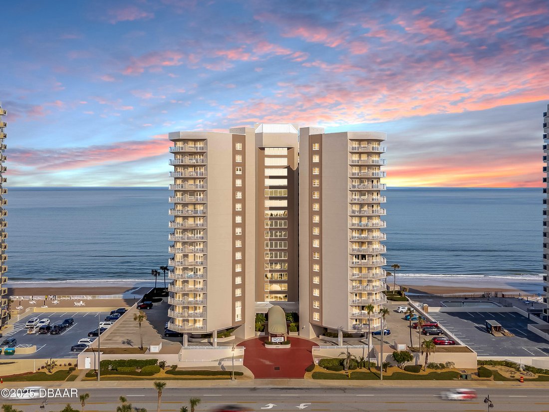 Condo in Daytona Beach, Florida, United States 1 - 16312124