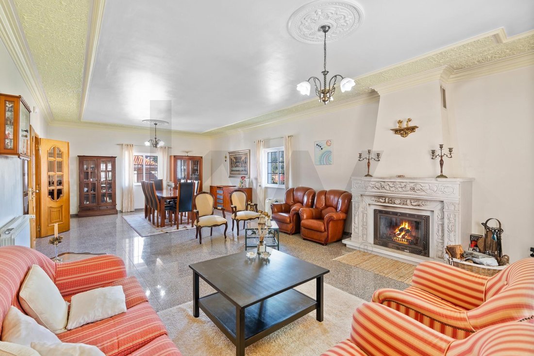 Townhouse in Venda do Pinheiro e Santo Estevao das Gales, Lisbon, Portugal 3 - 16313349