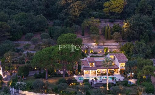 Estate in Vence, Provence-Alpes-Côte d'Azur, France 1
