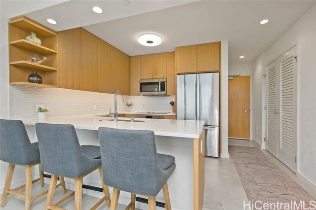Condo in Honolulu, Hawaii, United States 5 - 16310545