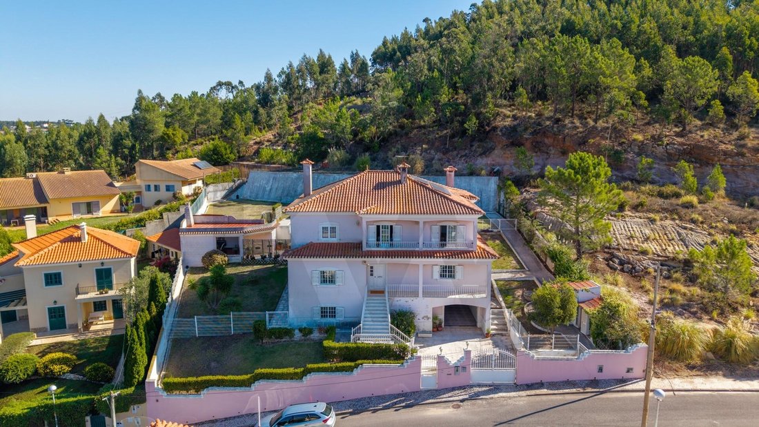 Townhouse in Venda do Pinheiro e Santo Estevao das Gales, Lisbon, Portugal 1 - 16313349