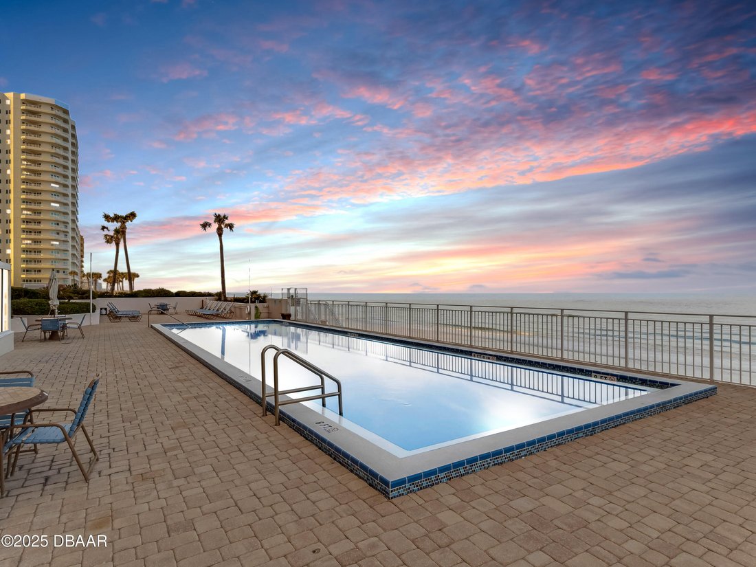 Condo in Daytona Beach, Florida, United States 4 - 16312124