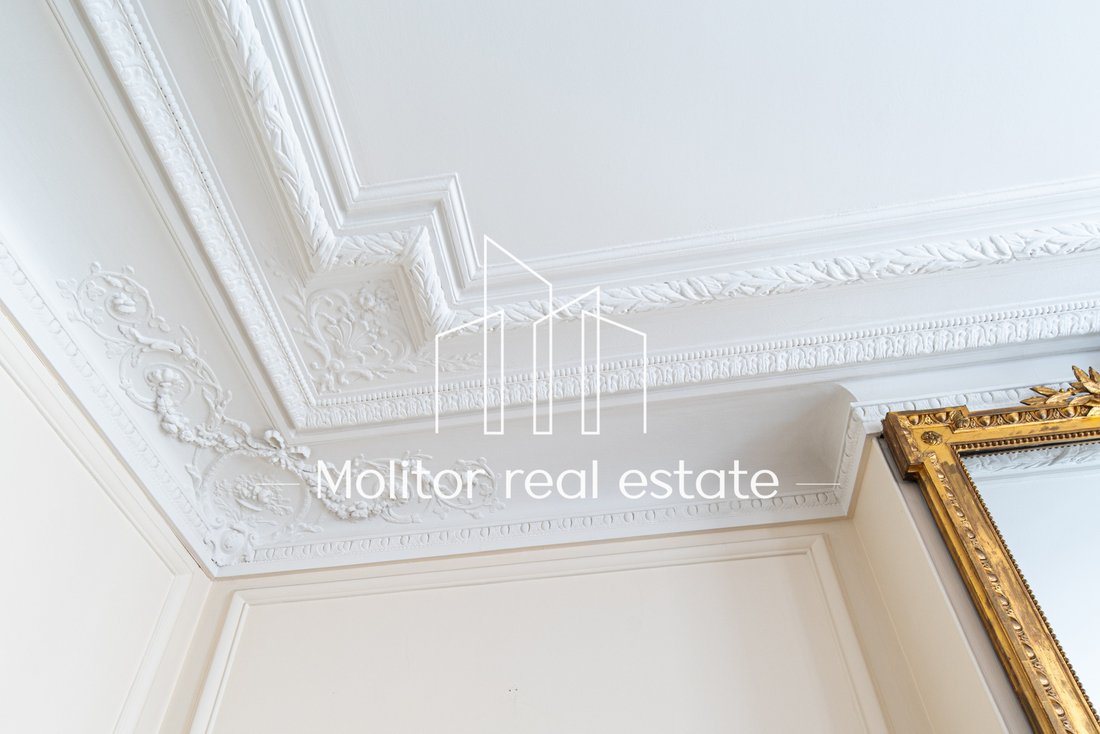 Apartment in Europe, Paris 8e Arrondissement, Paris 3 - 16317192