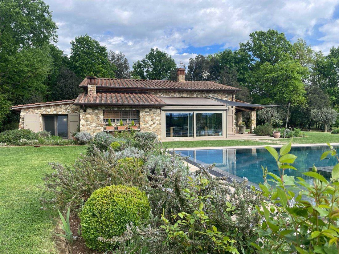 Villa in Fucecchio, Tuscany, Italy 2 - 16311247
