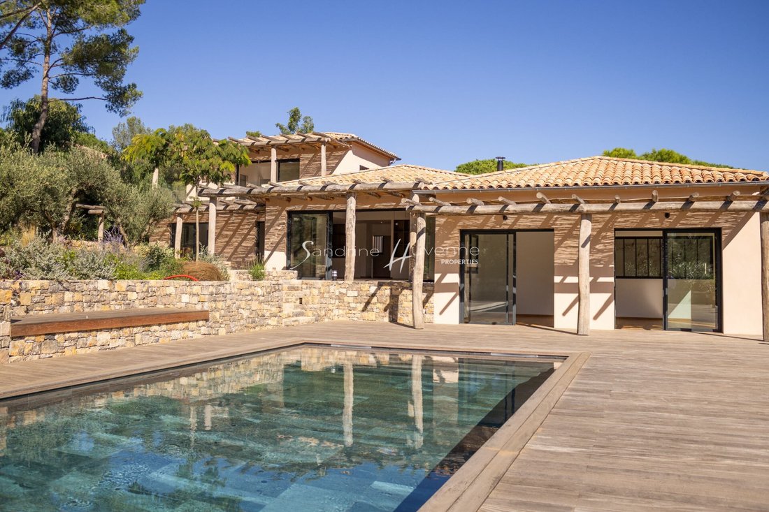 Villa in La Croix-Valmer, Provence-Alpes-Côte d'Azur, France 1 - 16313610
