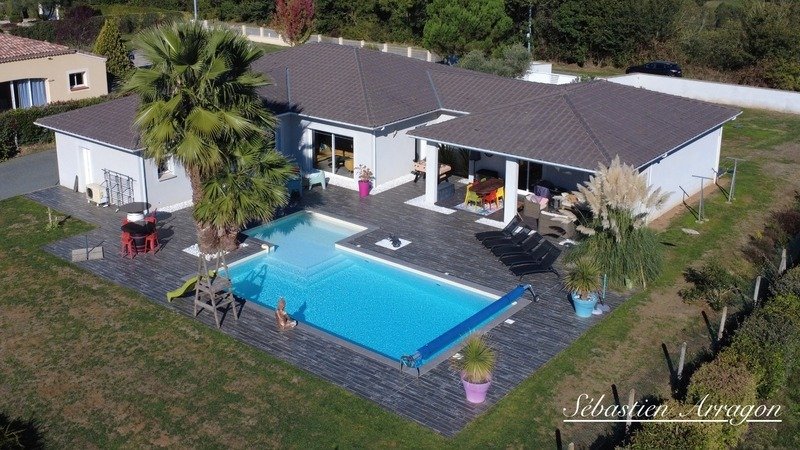 House in Foulayronnes, Nouvelle-Aquitaine, France 2 - 16311835