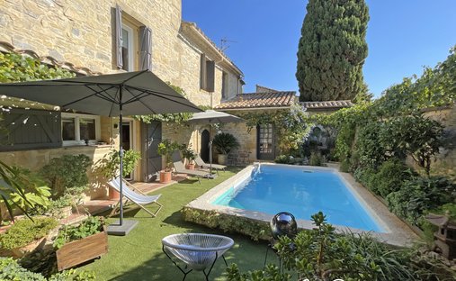 House in Est, Marguerittes, France 1
