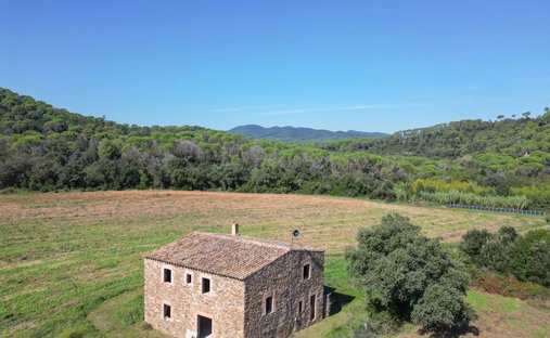 Country House in Cruilles, Monells i Sant Sadurni de l'Heura, Catalonia, Spain 1