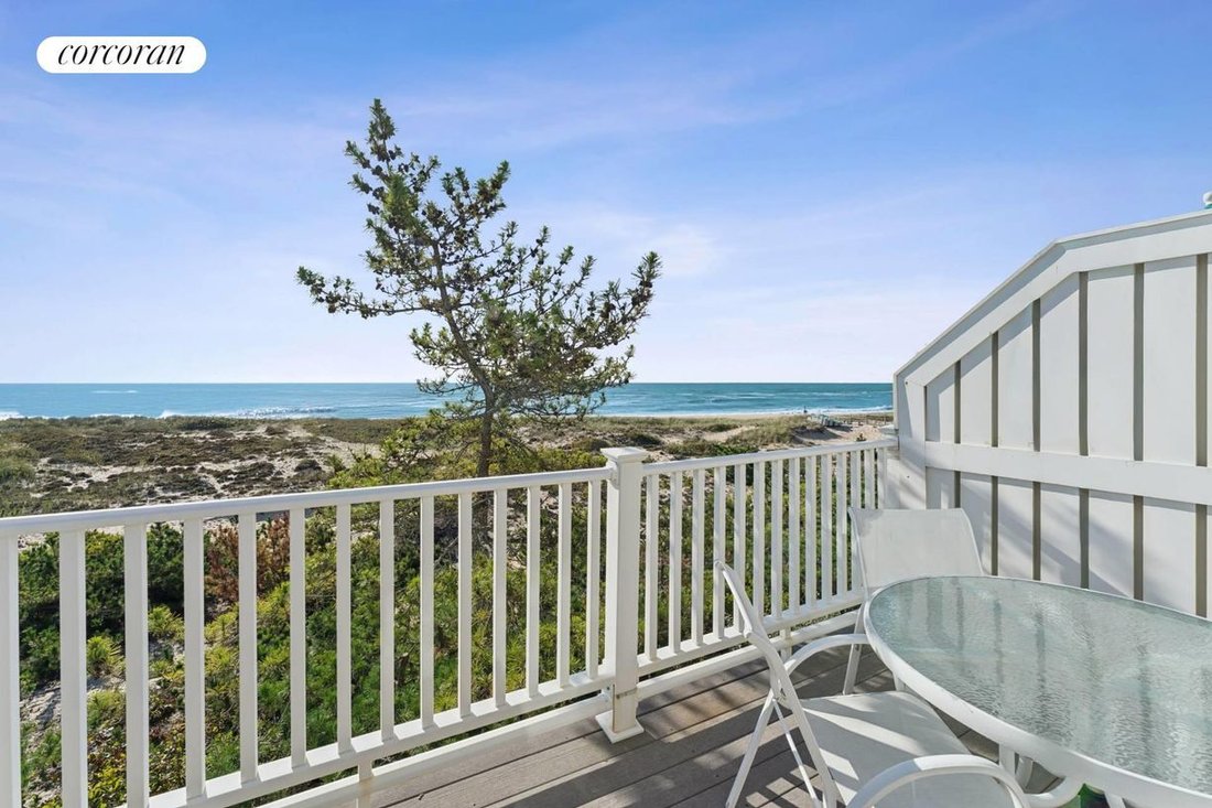 Co Op in Amagansett, New York, United States 1 - 16279597