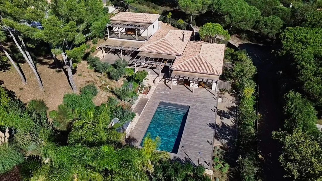Villa in La Croix-Valmer, Provence-Alpes-Côte d'Azur, France 2 - 16313610