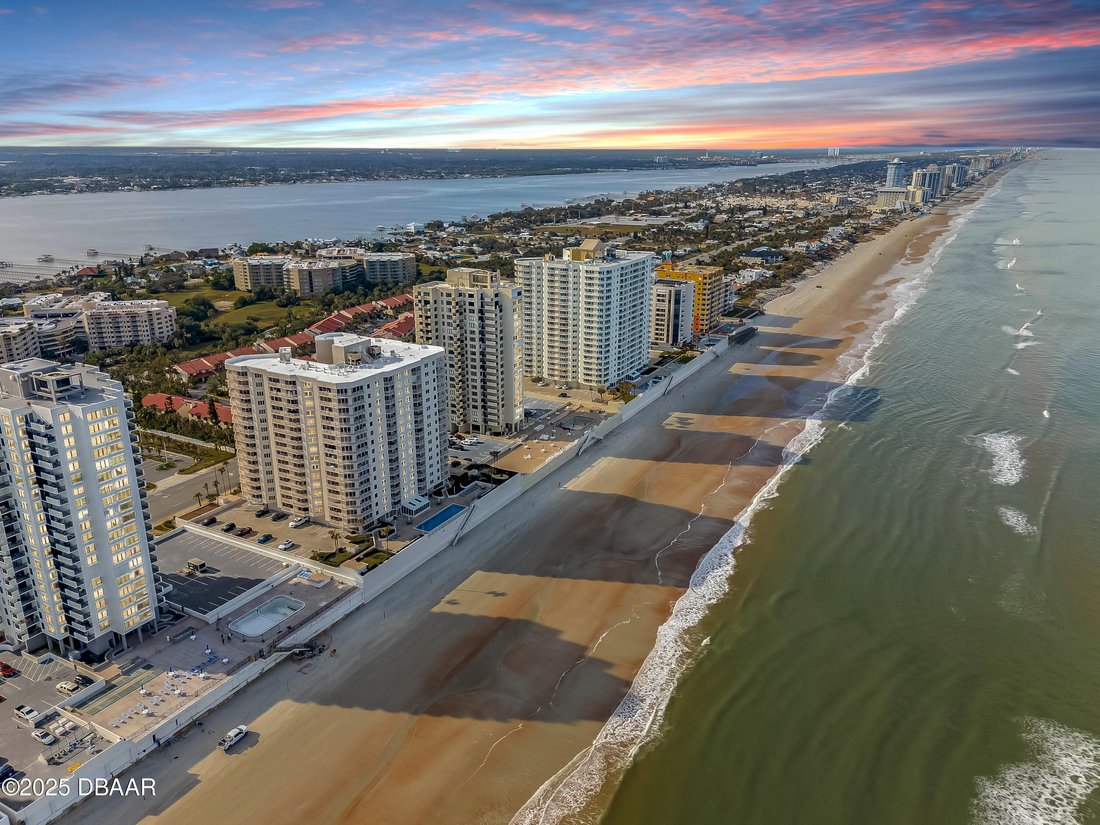 Condo in Daytona Beach, Florida, United States 3 - 16312124