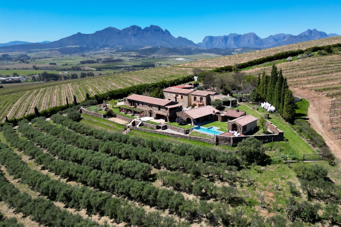 Farm Ranch in Arbeidslus, Western Cape, South Africa 1 - 16312546