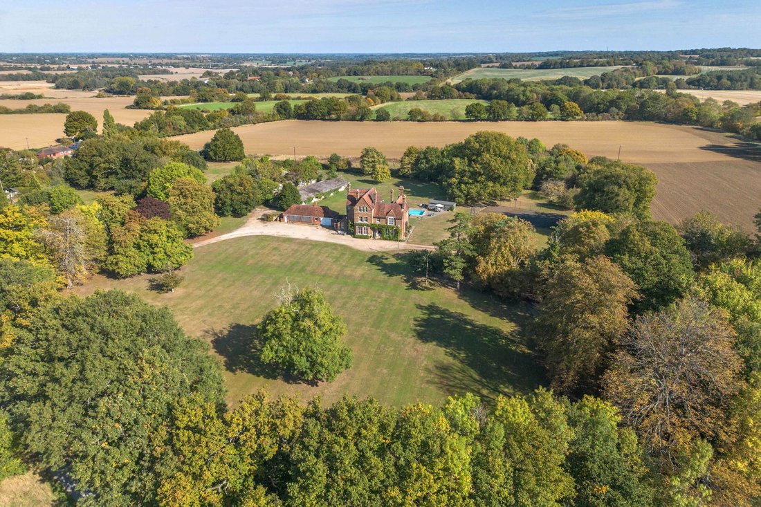 House in Navestock, England 1 - 16311596