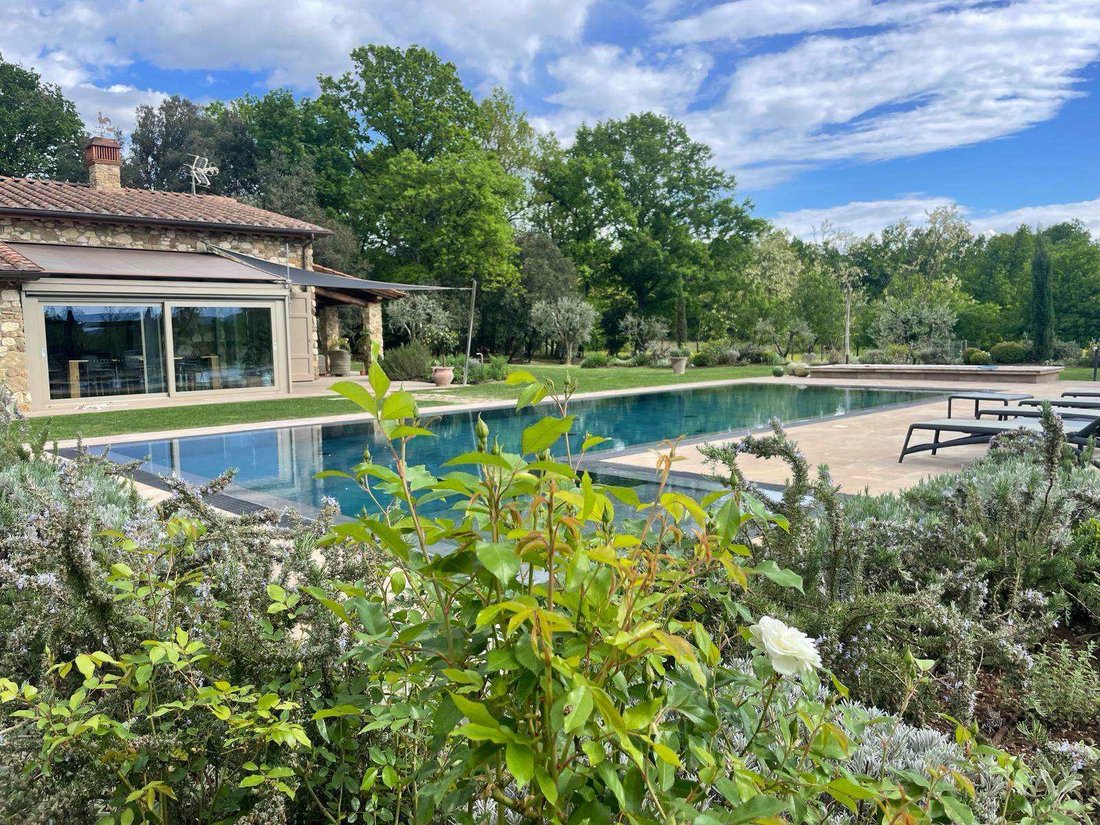 Villa in Fucecchio, Tuscany, Italy 4 - 16311247