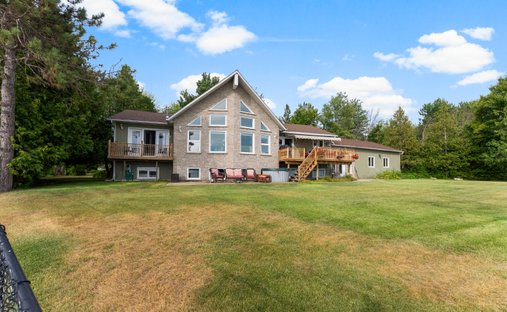 House in Chapeau, Quebec, Canada 1