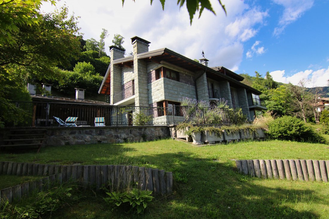 Villa in Vilminore, Lombardy, Italy 1 - 16321037
