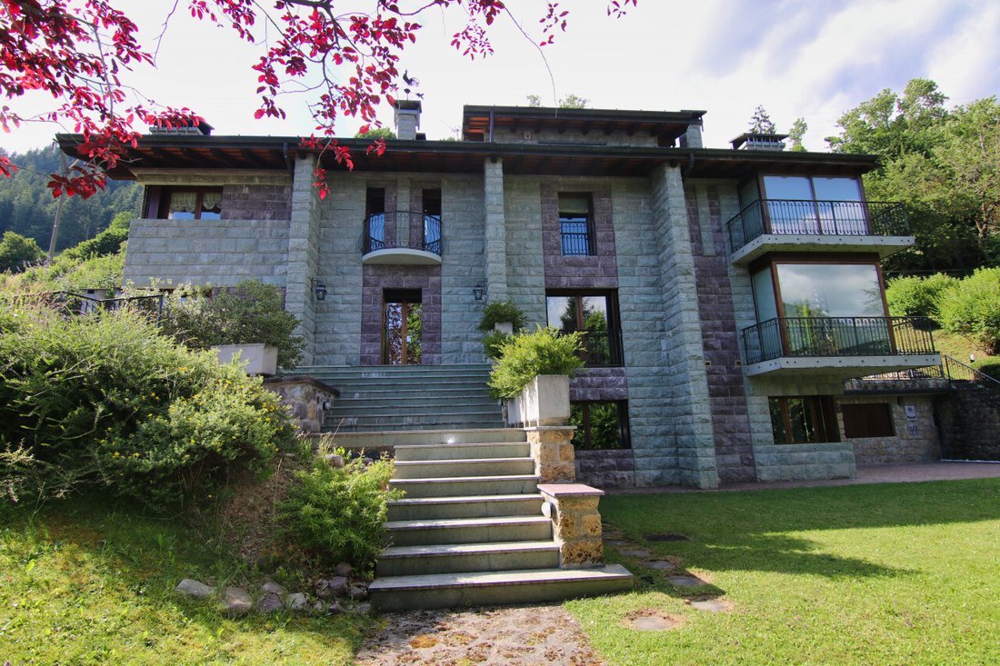 Villa in Vilminore, Lombardy, Italy 3 - 16321037