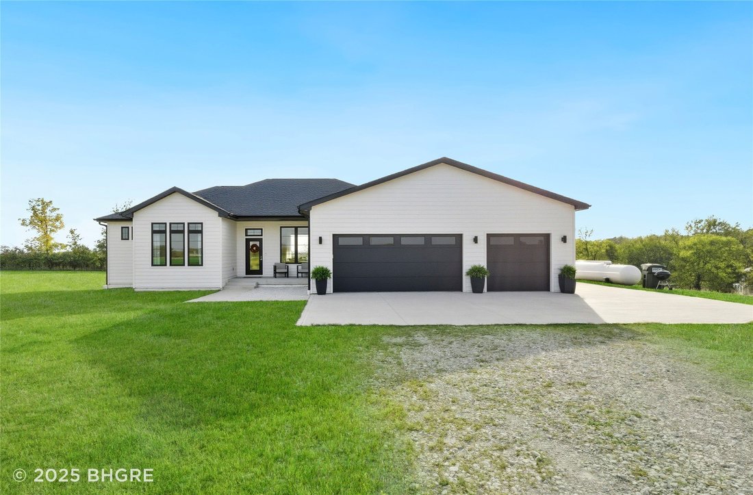 House in Indianola, Iowa, United States 3 - 15460637