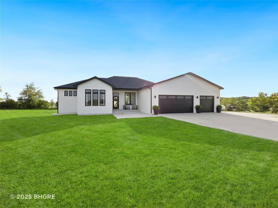 House in Indianola, Iowa, United States 2 - 15460637