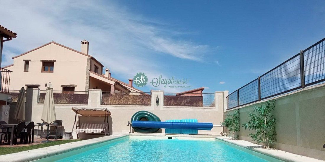 Chalet in La Lastrilla, Castile and Leon, Spain 1 - 16321076