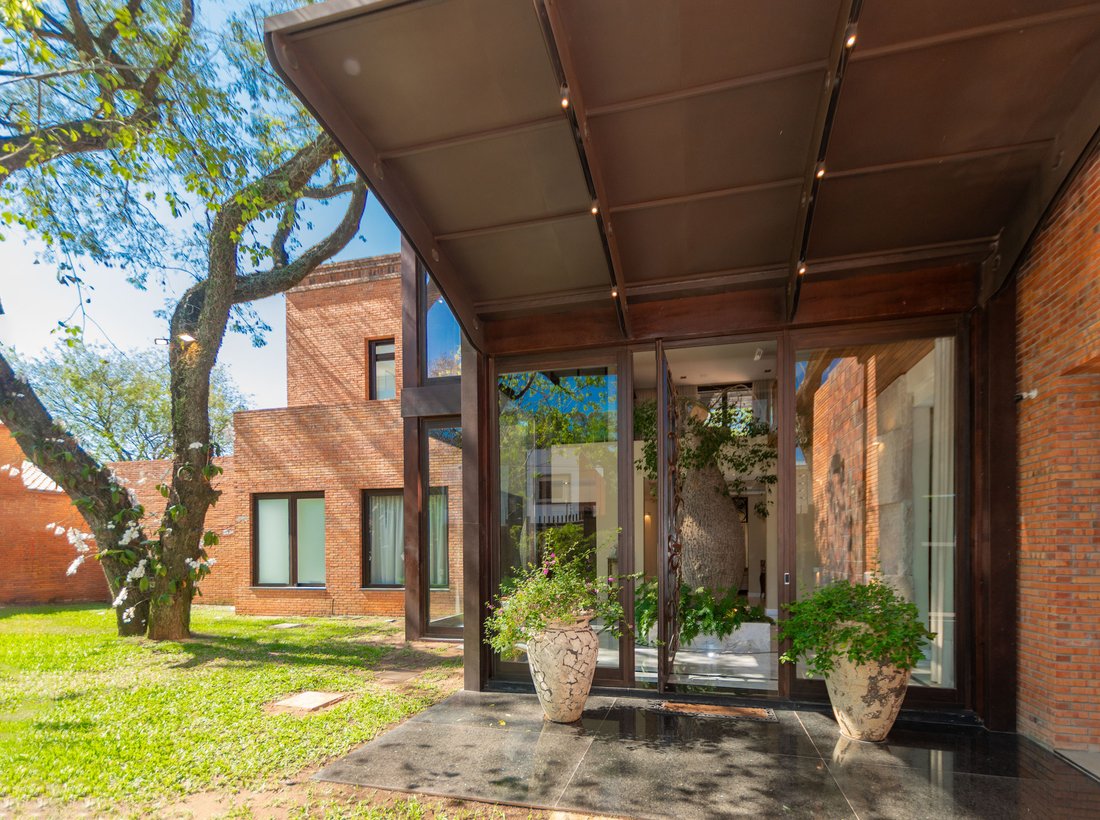 House in San Lorenzo, Central Department, Paraguay 5 - 16320781
